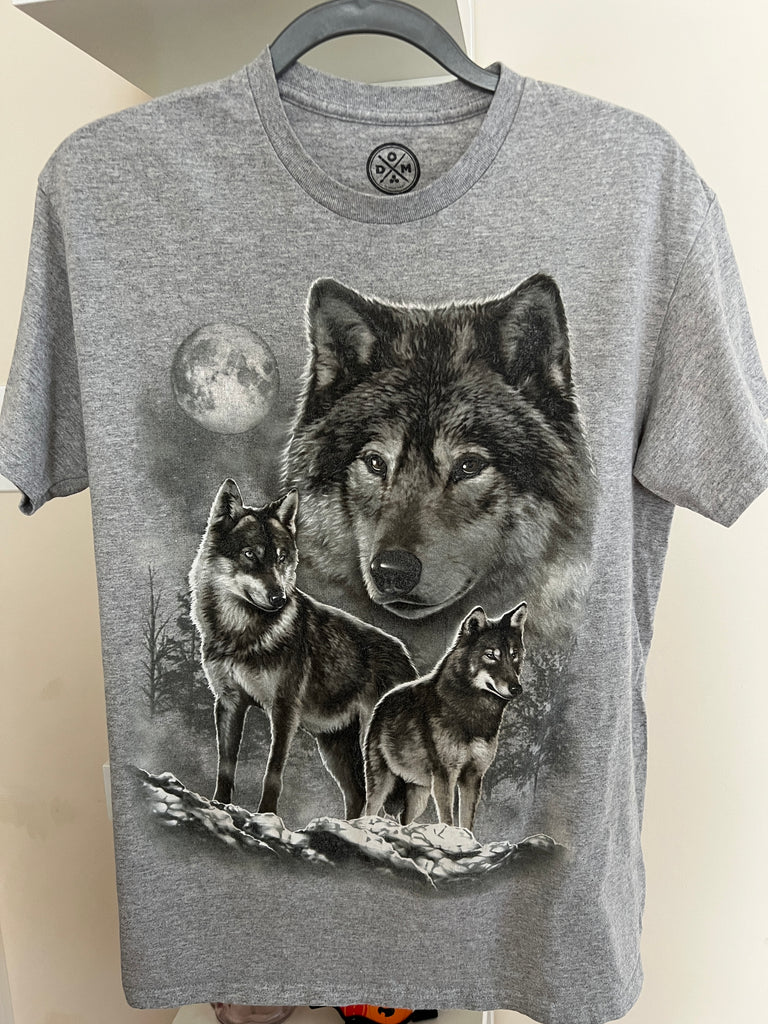 Wolf Pack (4) - Vintage Newer Graphic Animal Shirts SZ M Unisex The Mountains Alaska Wolf Bison